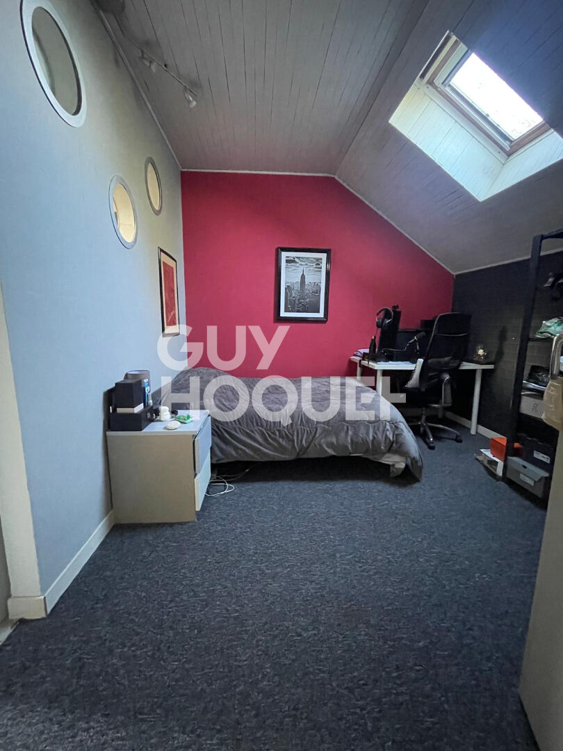 Maison  5 pièce(s) 144 m2 sur un terrain de 2278m²  à Moret-sur-loing