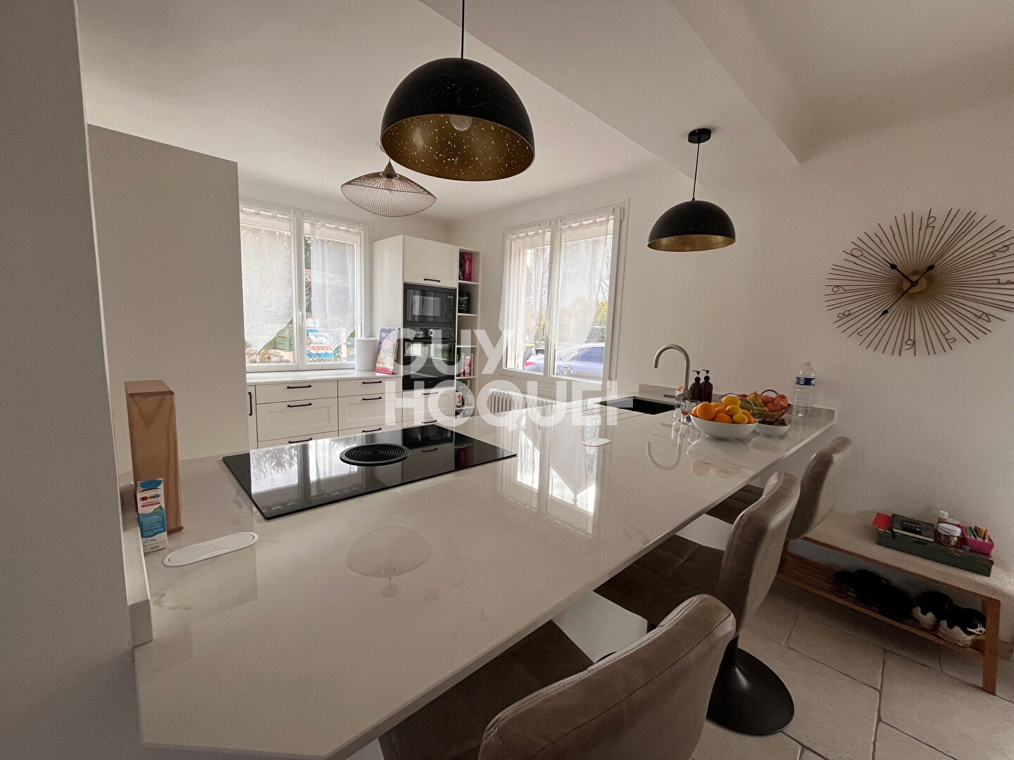 Maison 5 pièces sur un  terrain de 1300 m² avec piscine dans le charmant village de Dormelles