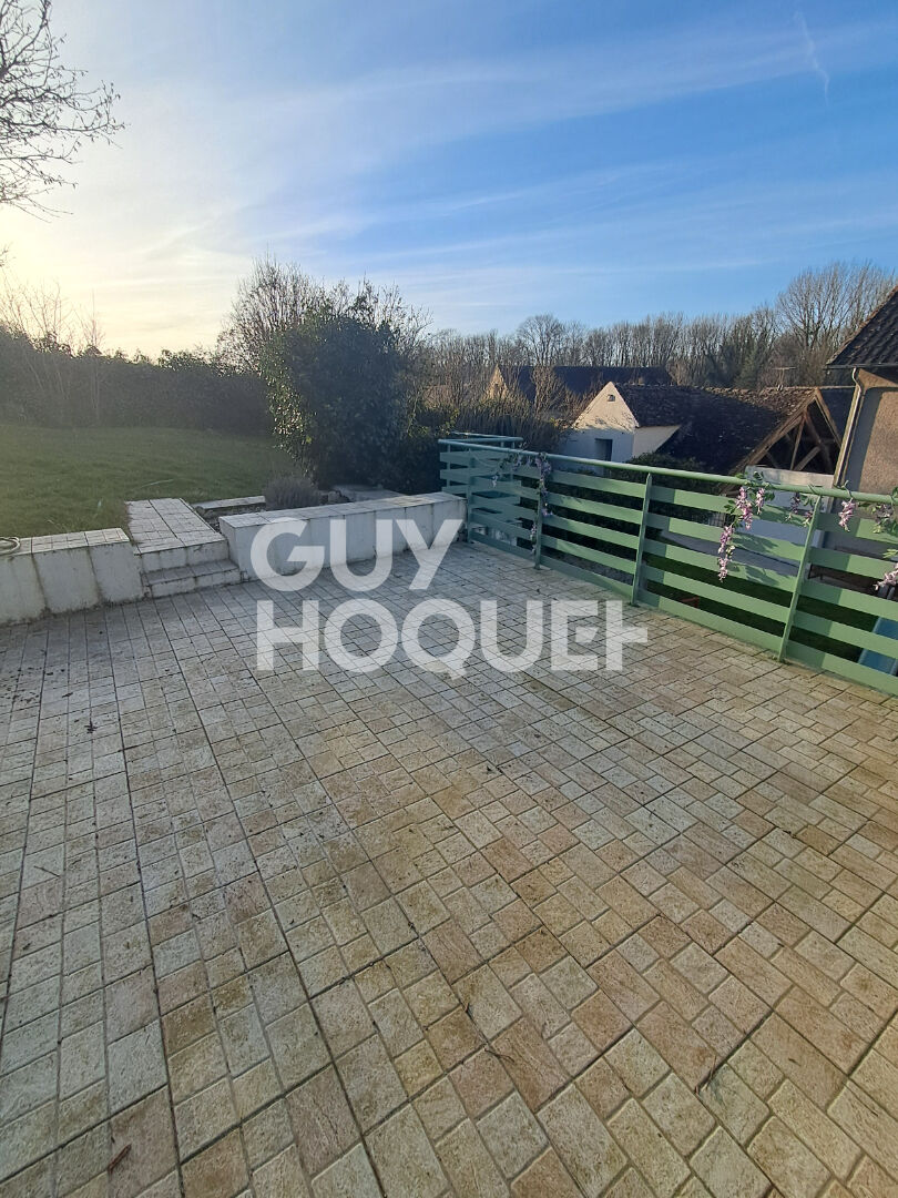 Maison 5 pièces sur un  terrain de 1300 m² avec piscine dans le charmant village de Dormelles