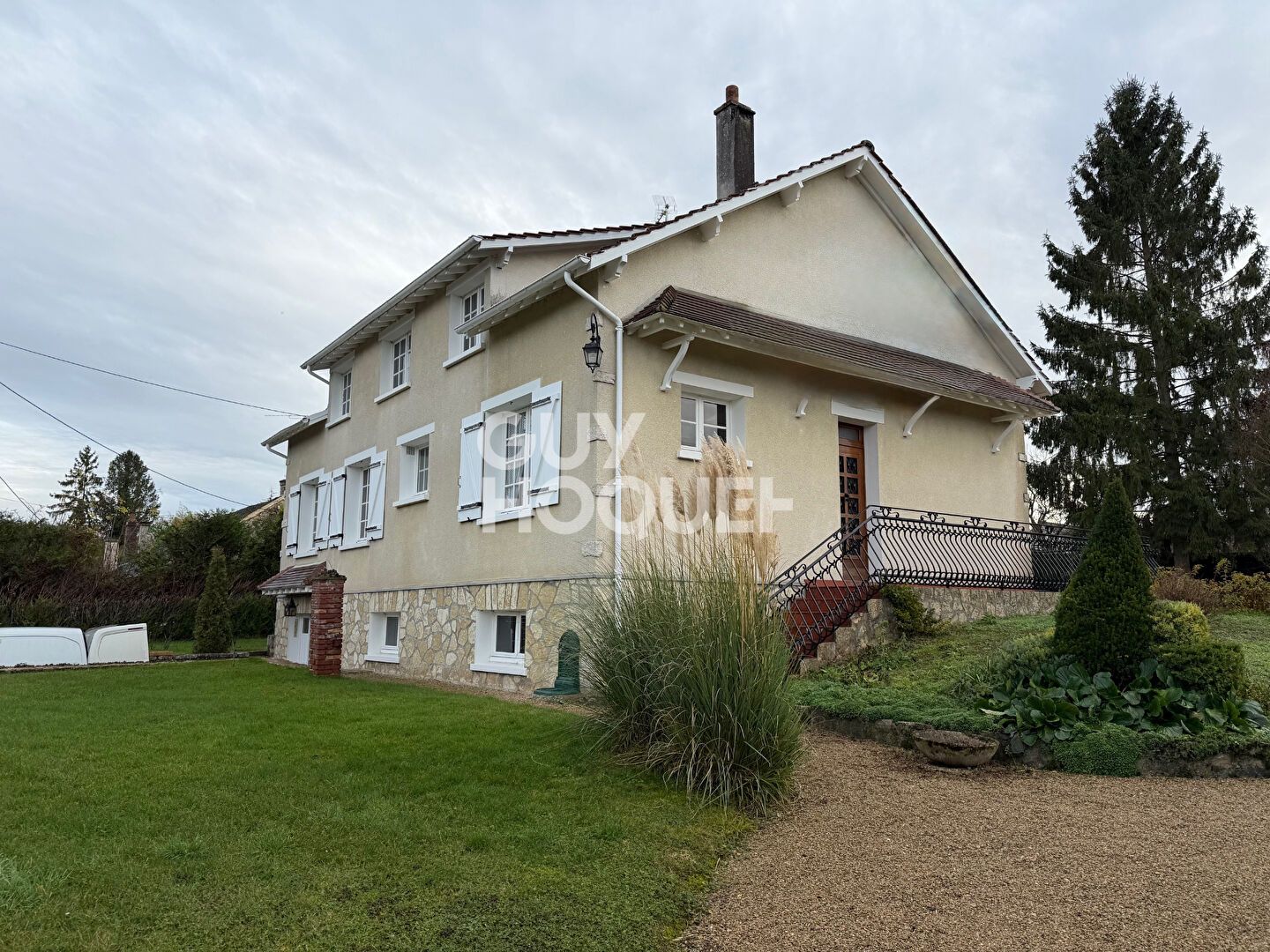 Maison Episy 4 pièce(s) 190 m2 sur un terrain de 1208 m²
