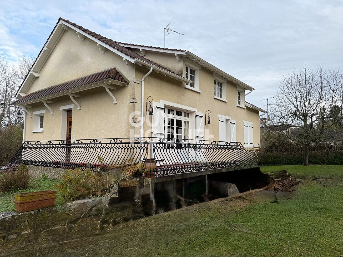 Maison Episy 4 pièce(s) 190 m2 sur un terrain de 1208 m²