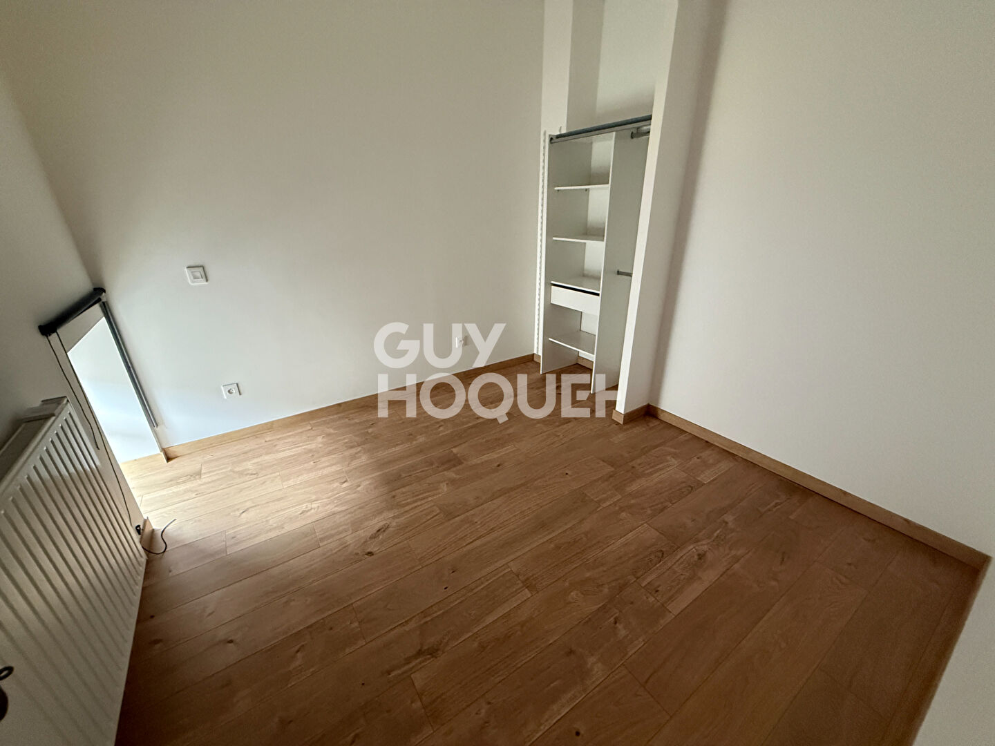 EXCEPTIONNEL UN LOT INDISSOCIABLE DE 2 MAISONS  EN CENTRE VILLE DE VENEUX LES SABLONS (3 chambres et la 2nd 1 chambre)