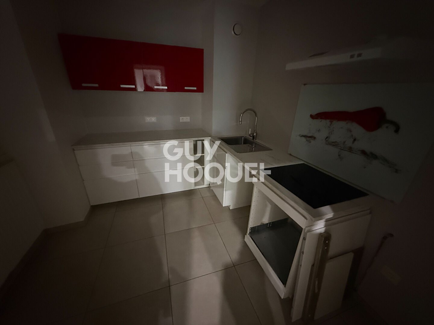 EXCEPTIONNEL UN LOT INDISSOCIABLE DE 2 MAISONS  EN CENTRE VILLE DE VENEUX LES SABLONS (3 chambres et la 2nd 1 chambre)