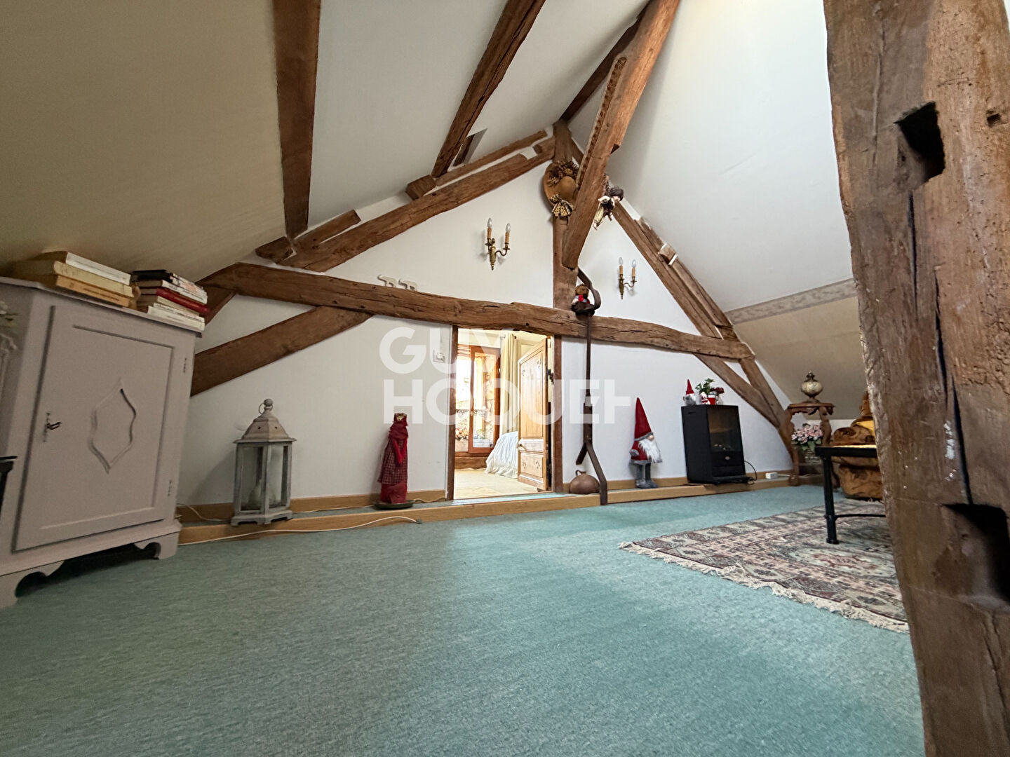 À vendre! Superbe duplex 86.7 m² avec grand garage de 31 m²au coeur du centre historique de Moret-sur-Loing