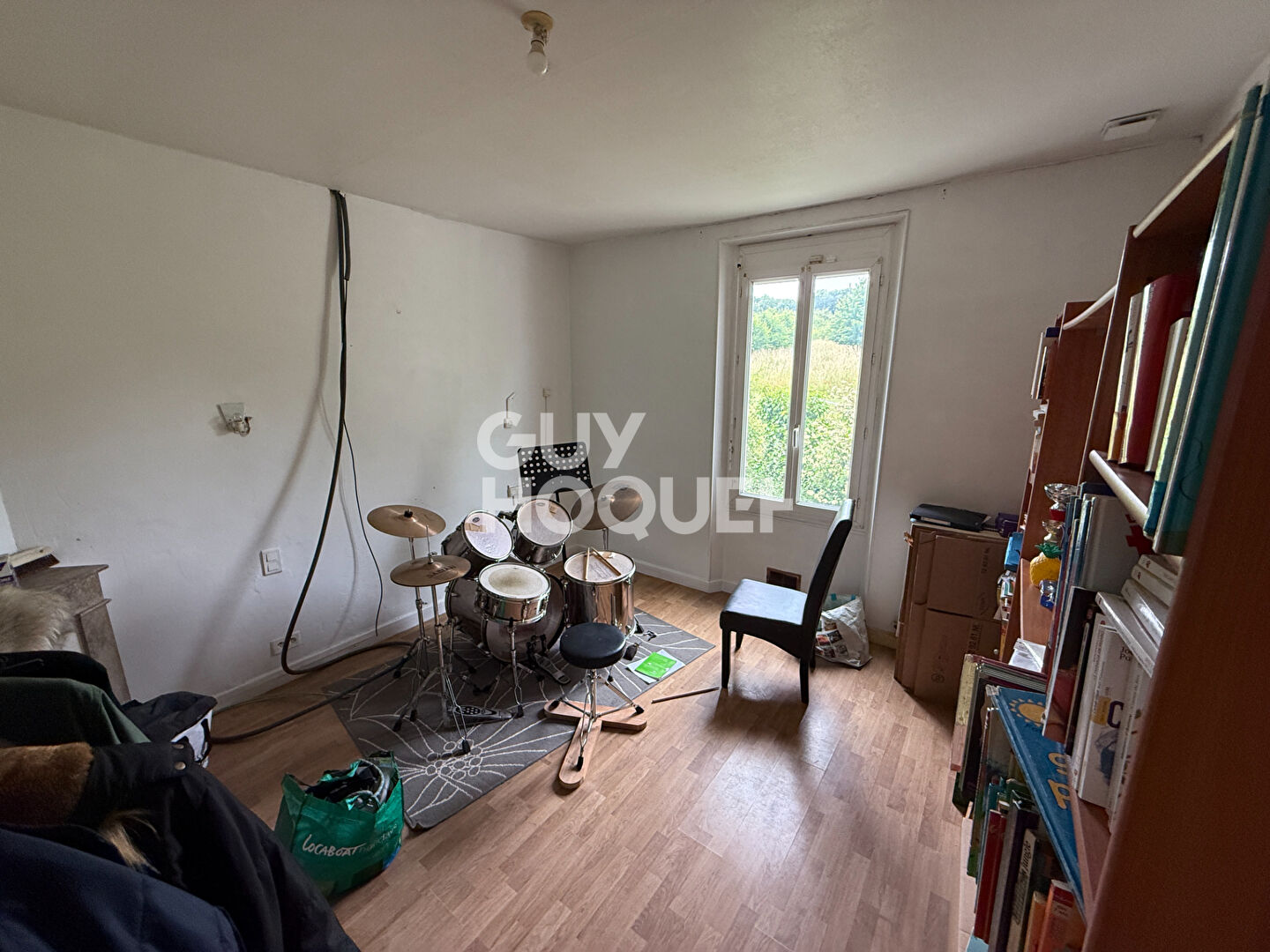 Maison familiale d'environ 170M2 à proximité de Montigny Sur Loing avec 6 chambres sur une parcelle de 2165 m2.