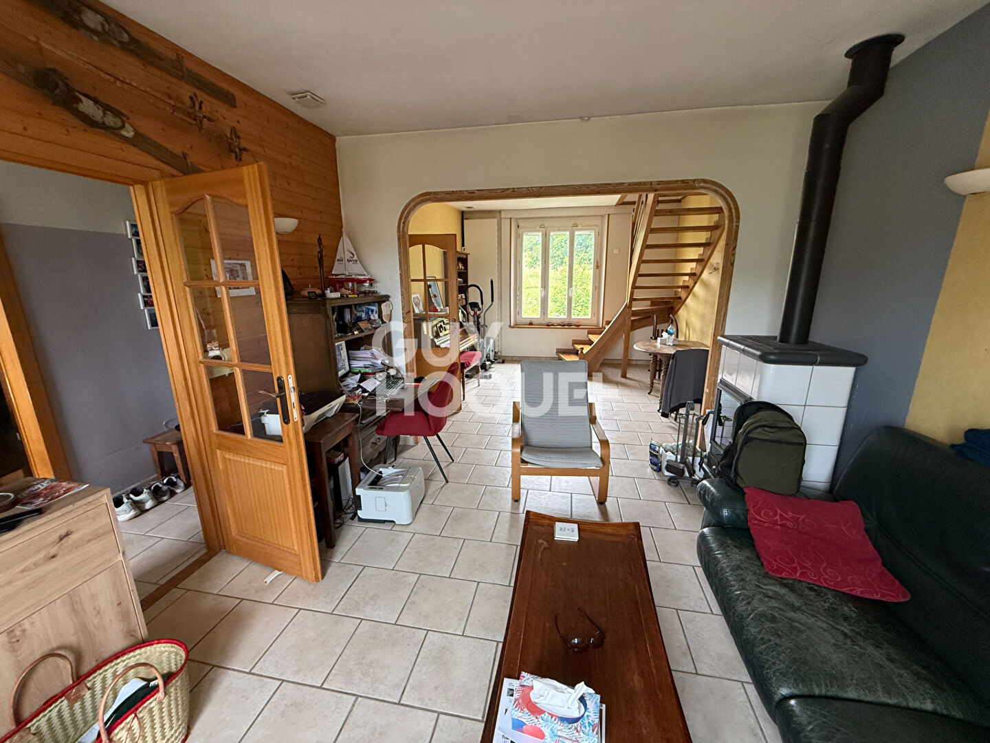 Maison familiale d'environ 170M2 à proximité de Montigny Sur Loing avec 6 chambres sur une parcelle de 2165 m2.