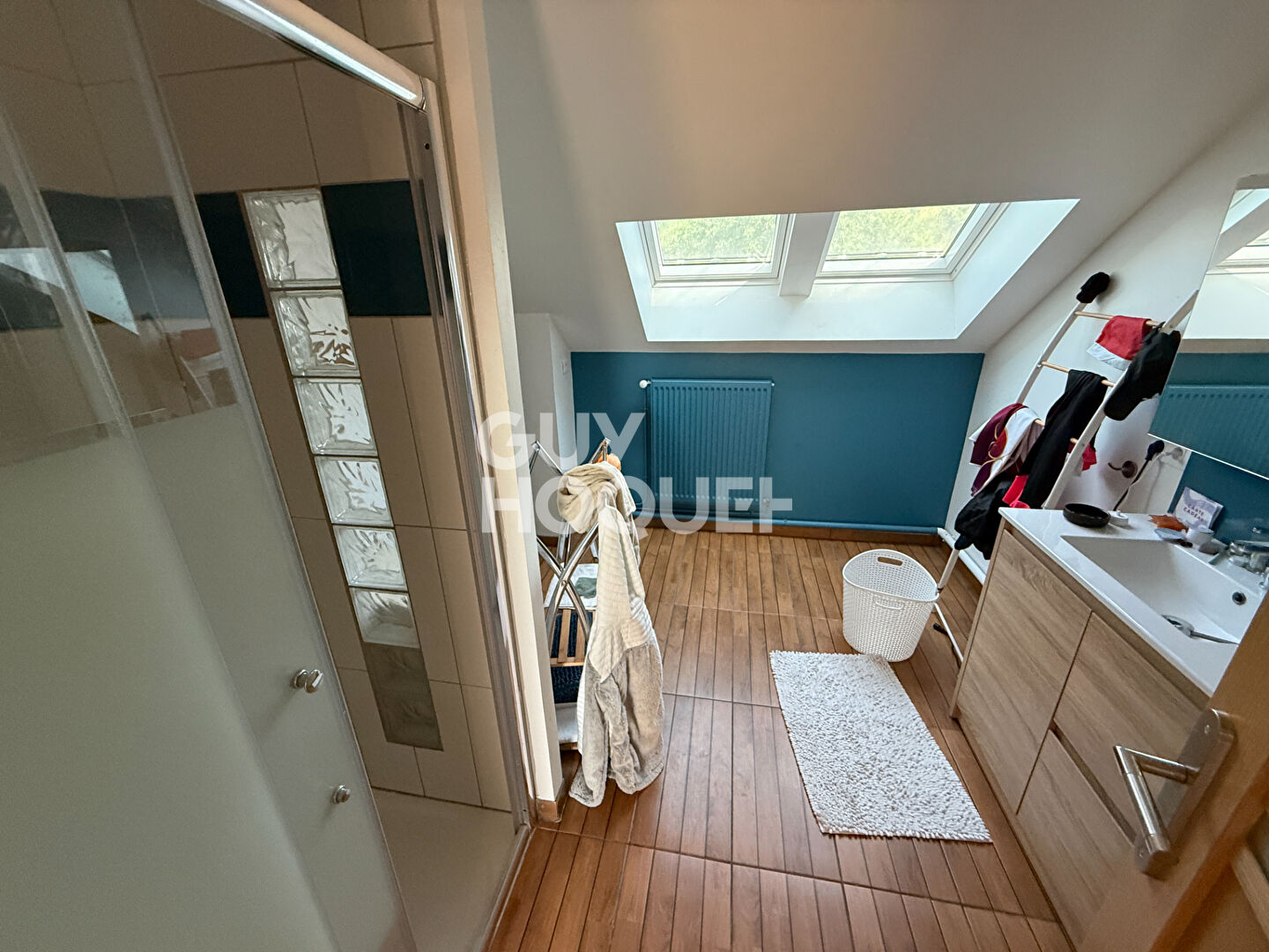 Maison familiale d'environ 170M2 à proximité de Montigny Sur Loing avec 6 chambres sur une parcelle de 2165 m2.