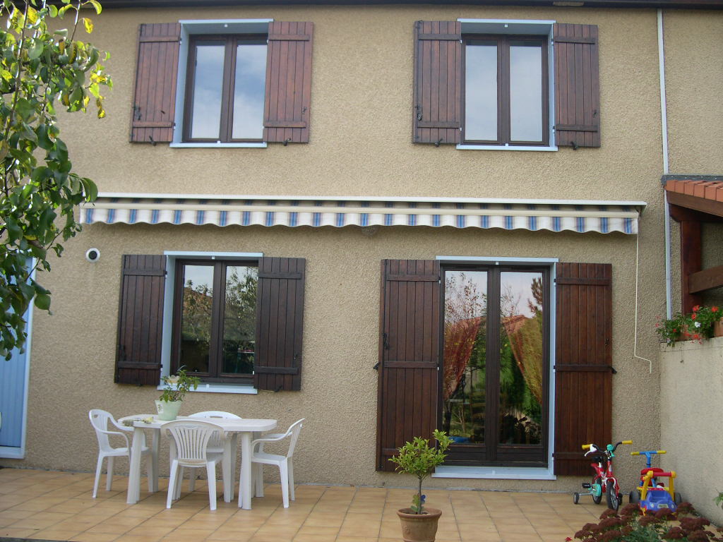 ST GENIS-LAVAL