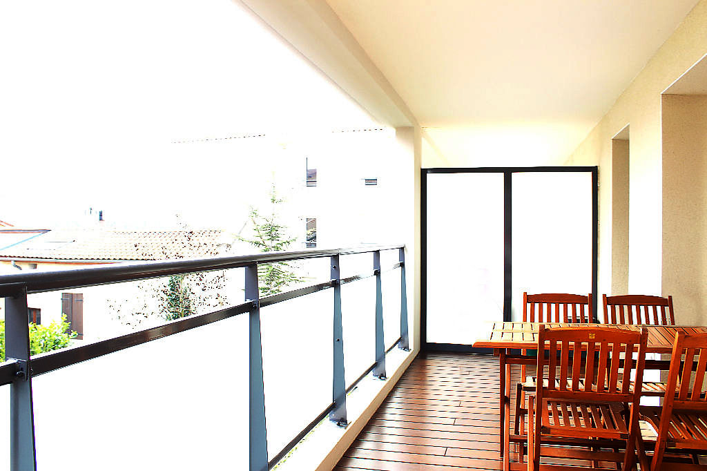 Appartement type 4 avec terrasse au coeur de la commune