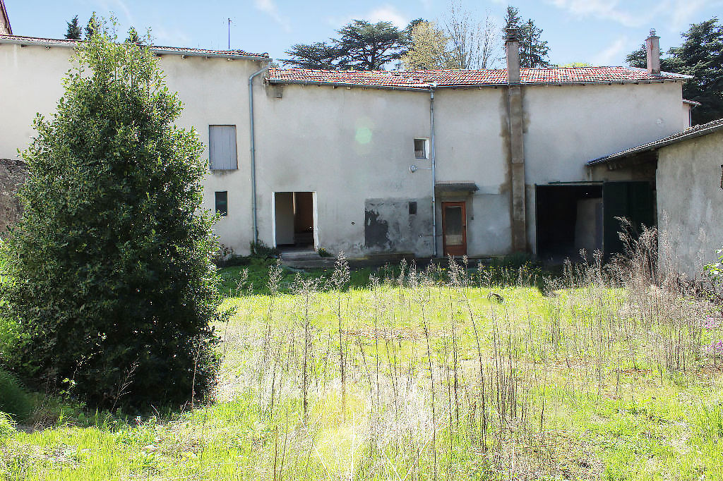 Plein centre de Vourles