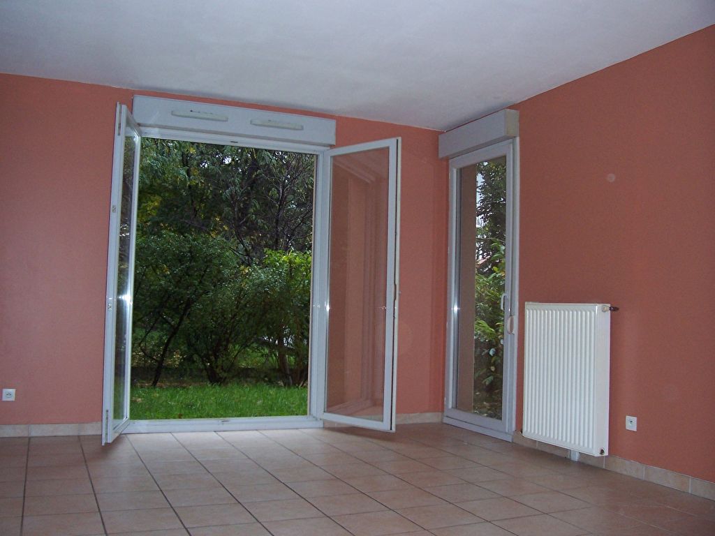 Grigny A Louer T2 en Rez de Jardin