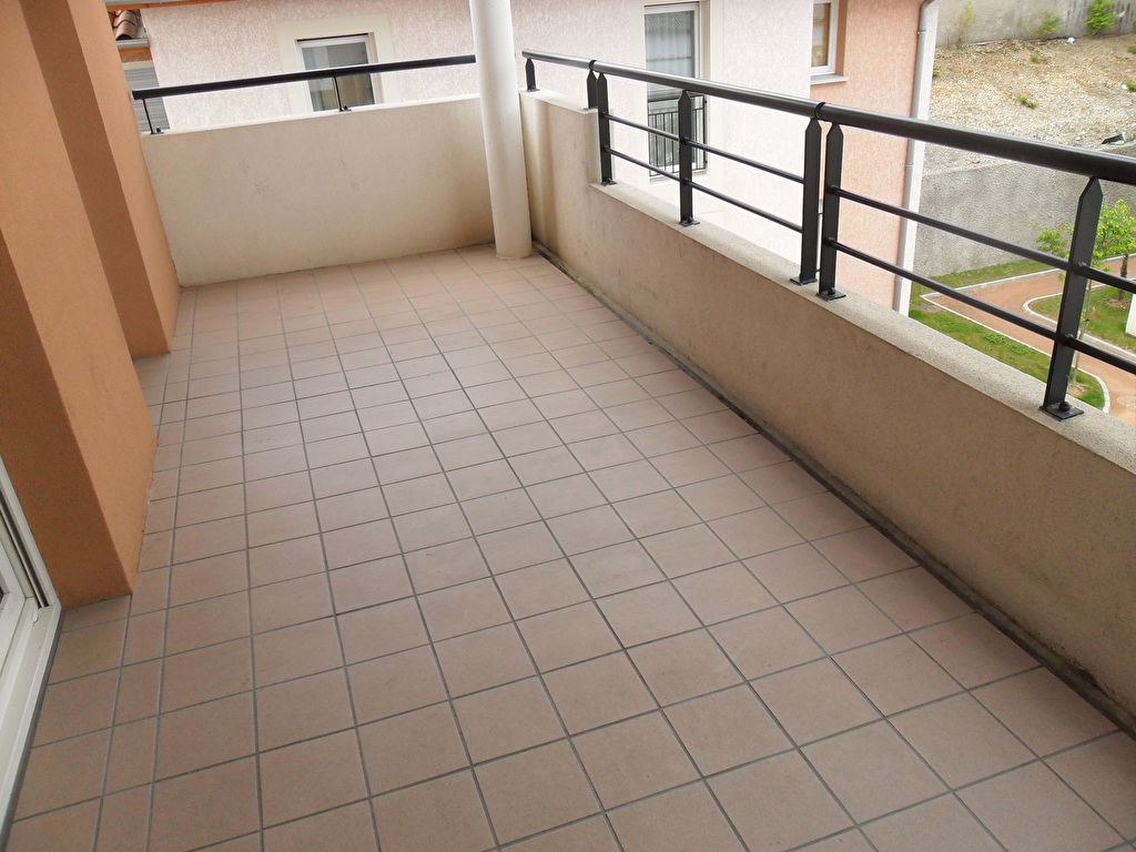 GRIGNY T 3 avec Balcon résidences des Faïenciers