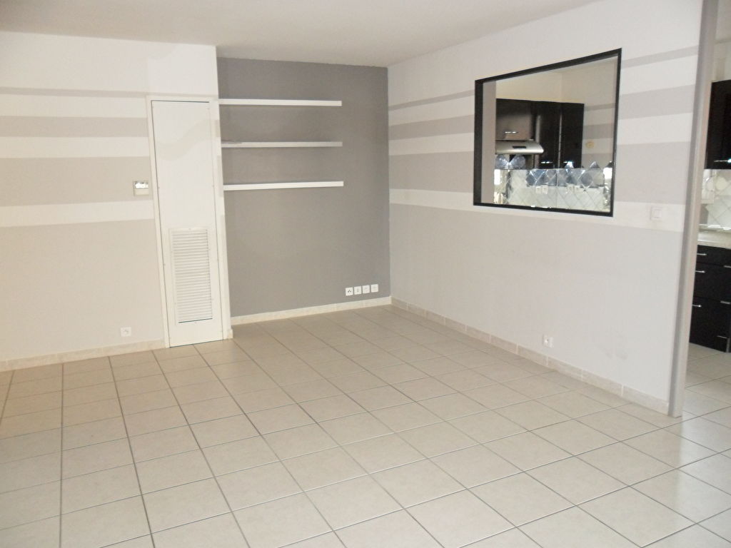 GRIGNY T 3 avec Balcon résidences des Faïenciers