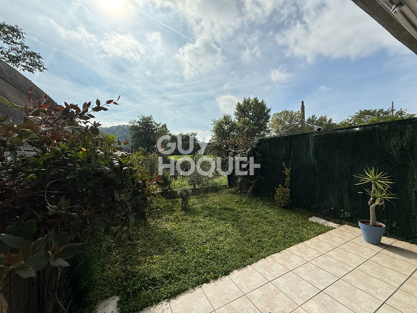 Maison mitoyenne récente  avec jardin à GIVORS centre