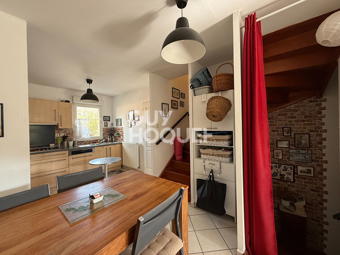 Maison mitoyenne récente  avec jardin à GIVORS centre