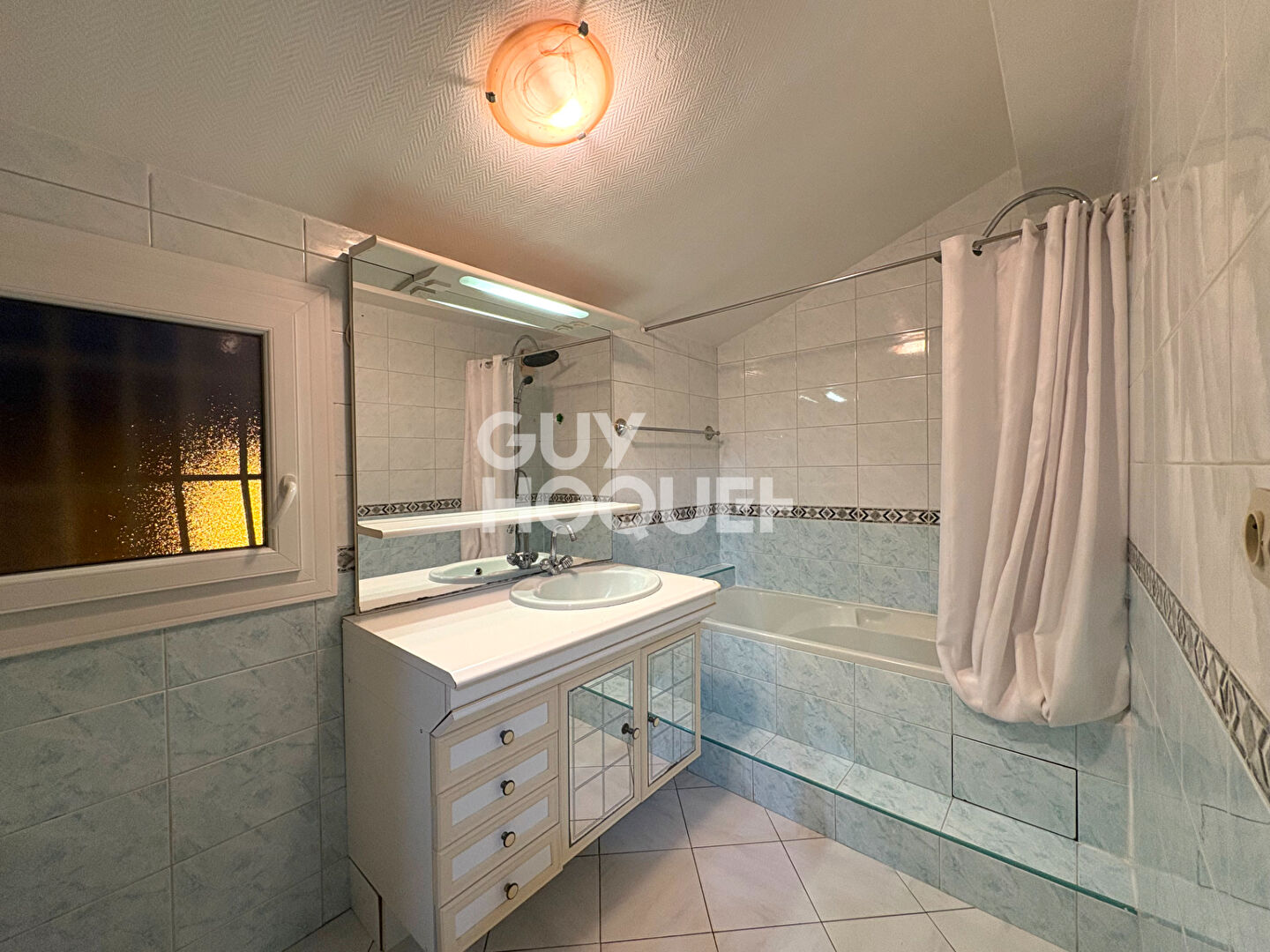 Maison Type 5 de 120m² avec garage et jardin sur la commune de Saint-Fons