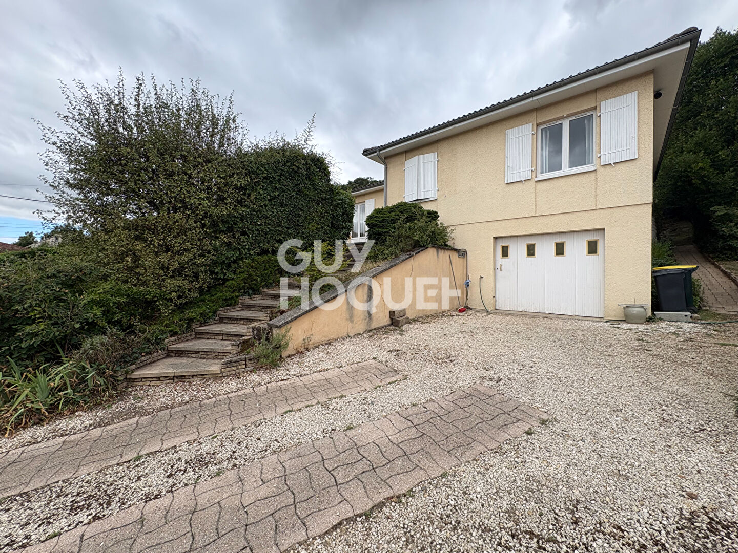 GIVORS MONTROND : Maison individuelle T4 - sous sol de 100m² - vue dégagée - plus de 1 500 m² de terrain
