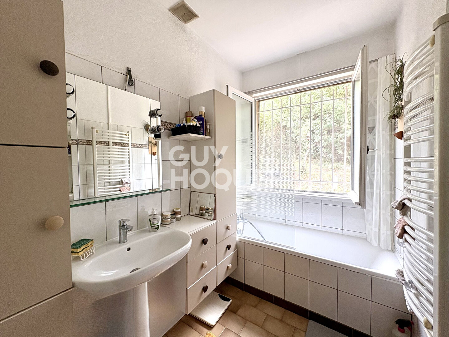 GIVORS MONTROND : Maison individuelle T4 - sous sol de 100m² - vue dégagée - plus de 1 500 m² de terrain