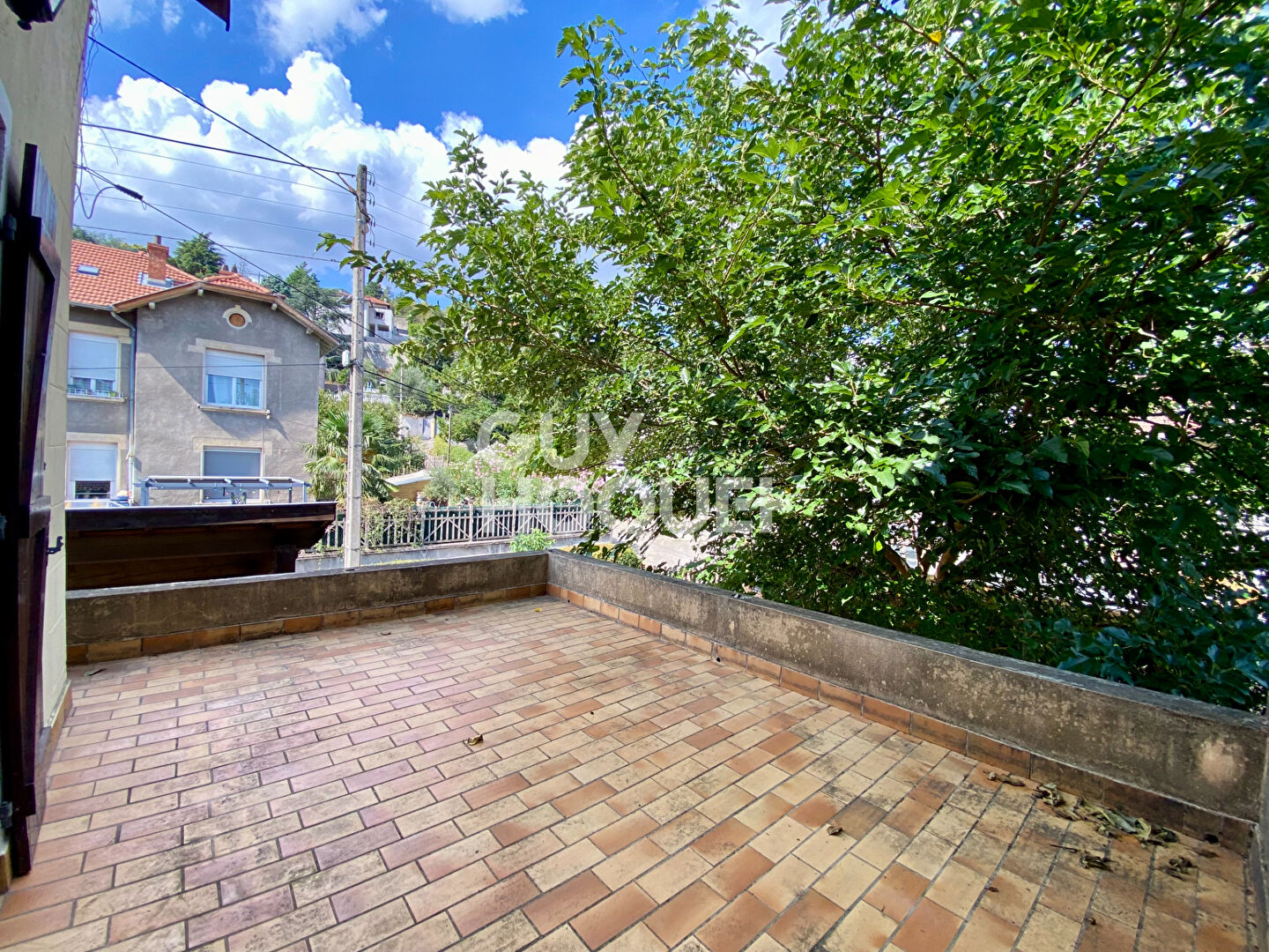 Maison à rafraichir de 118 m² à Givors, proche écoles et commerces