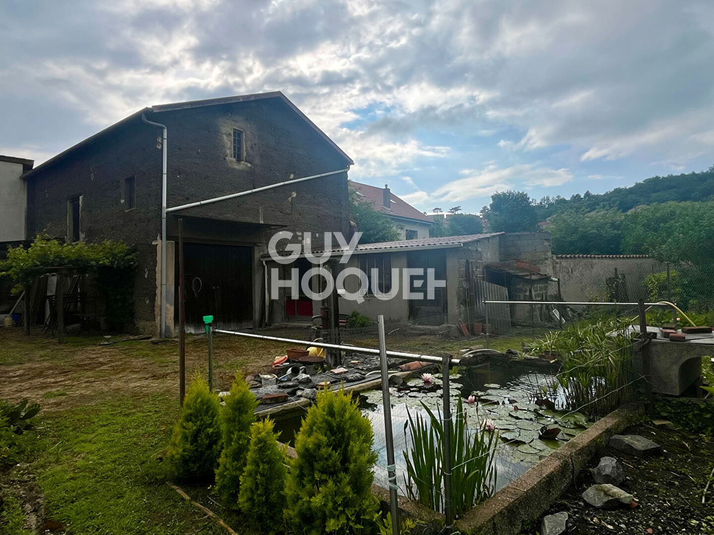 Hangar : deux plateau de 100m² - atelier - terrain 730m²