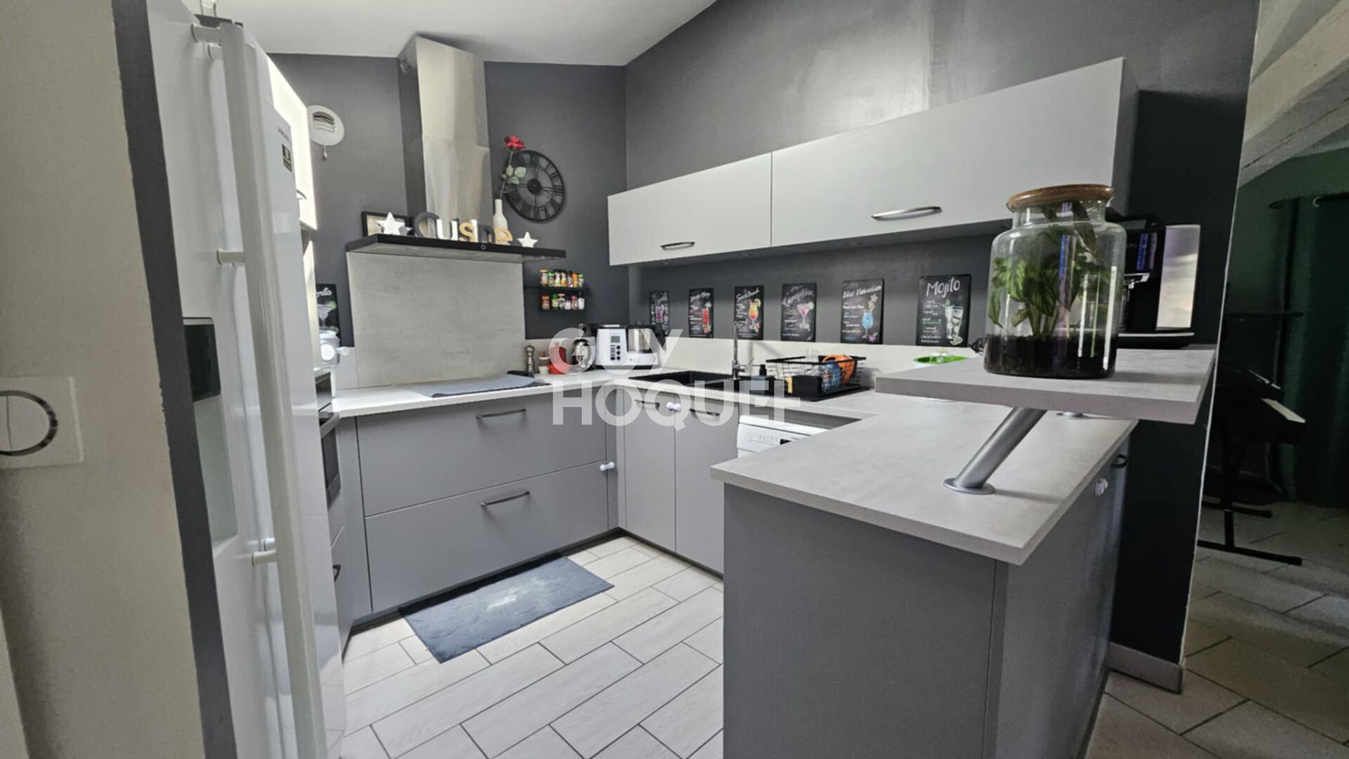 COEUR DU VILLAGE - APPARTEMENT RÉNOVÉ