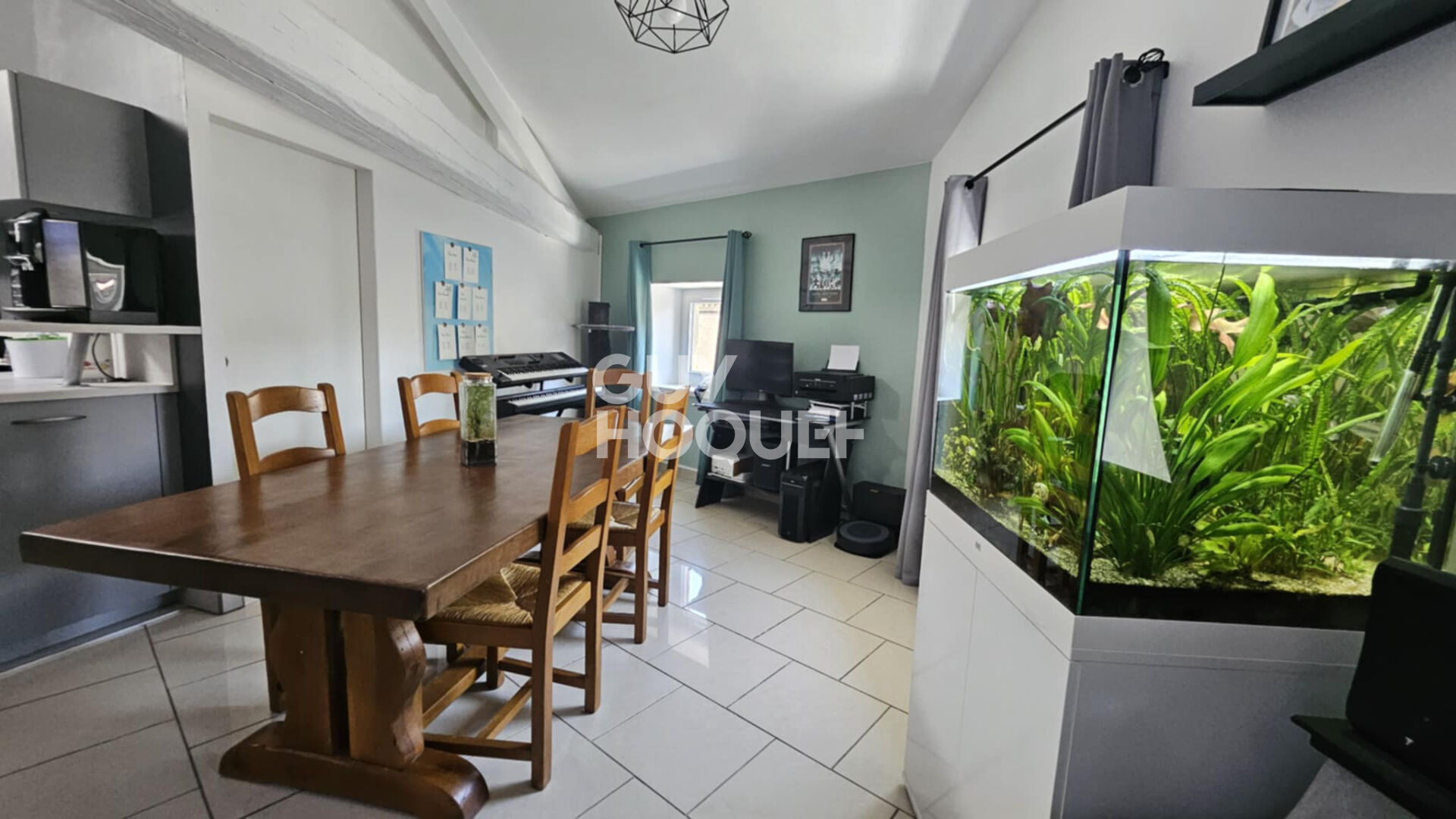 COEUR DU VILLAGE - APPARTEMENT RÉNOVÉ