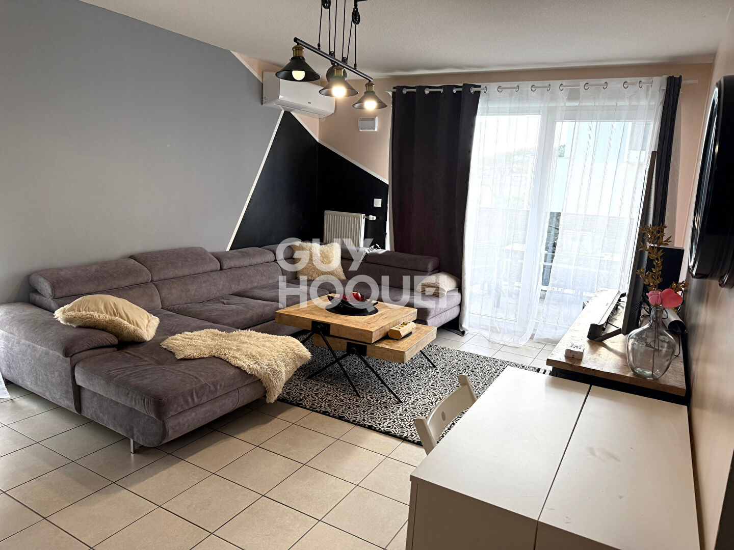 Charmant appartement T5 avec balcon et garage dans une residence de 2022