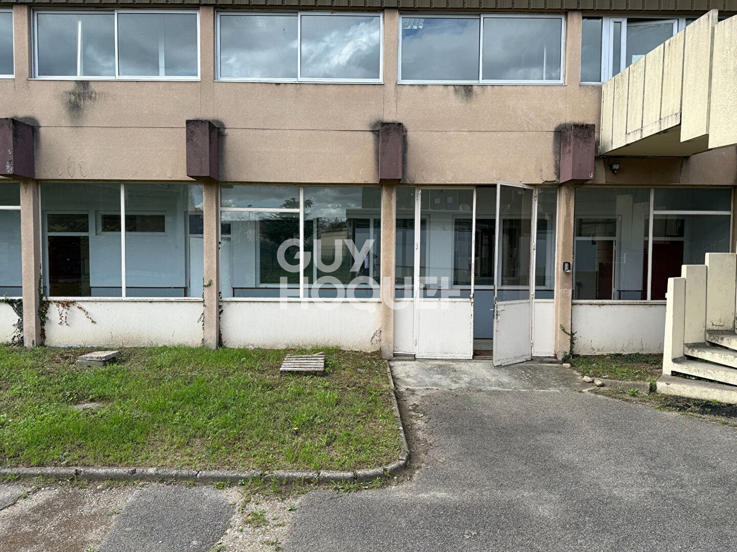 Entrepôt / local industriel /Bureau Chasse Sur Rhone Divisible