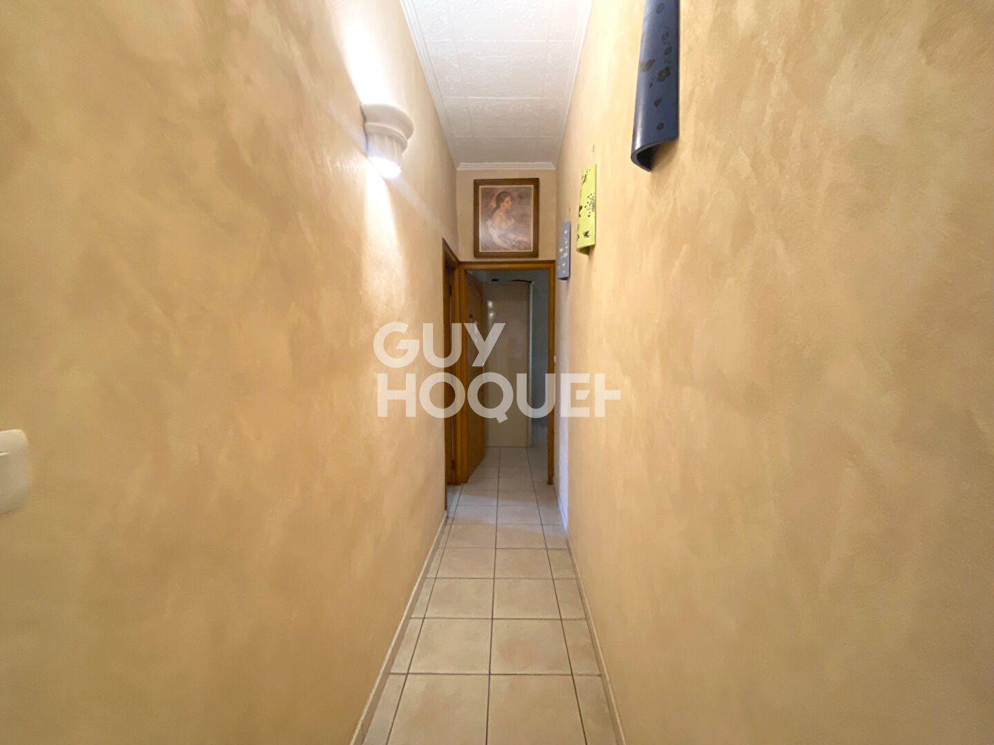 Charmant T4 de plus de 100m² avec une belle hauteur sous plafond avec stockage et garage