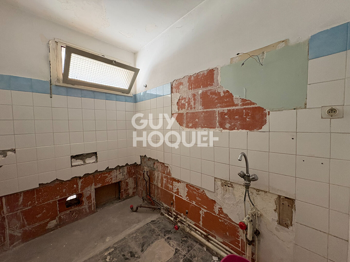 Spacieux T5 à rénover de 105,51 m² avec balcons et cave