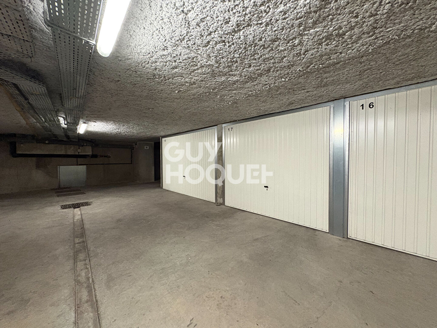 Charmant T3 lumineux avec balcon et garage en plein coeur de Givors