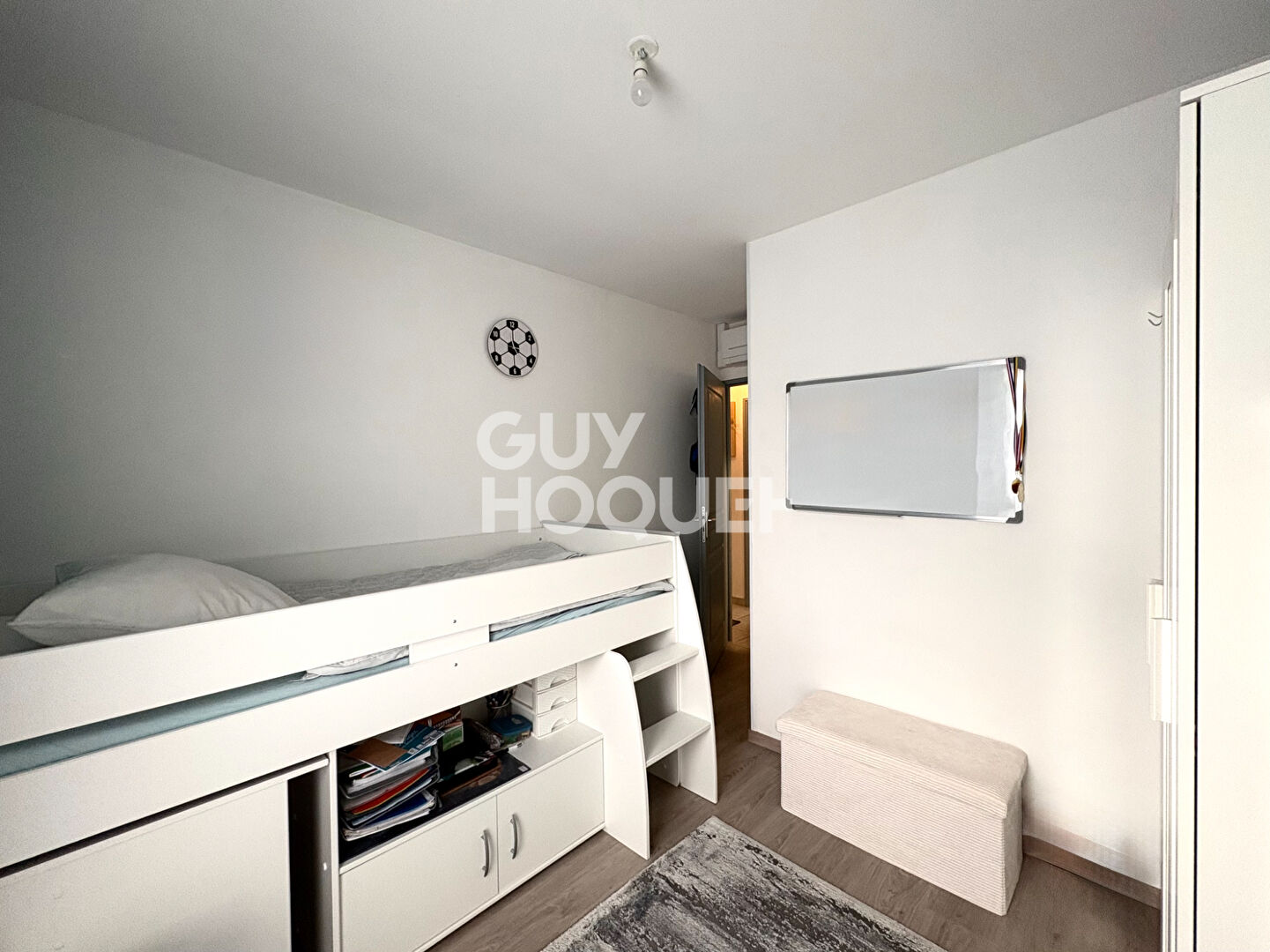 Maison lumineuse de 2019 avec jardin et garage, proche écoles et commerces