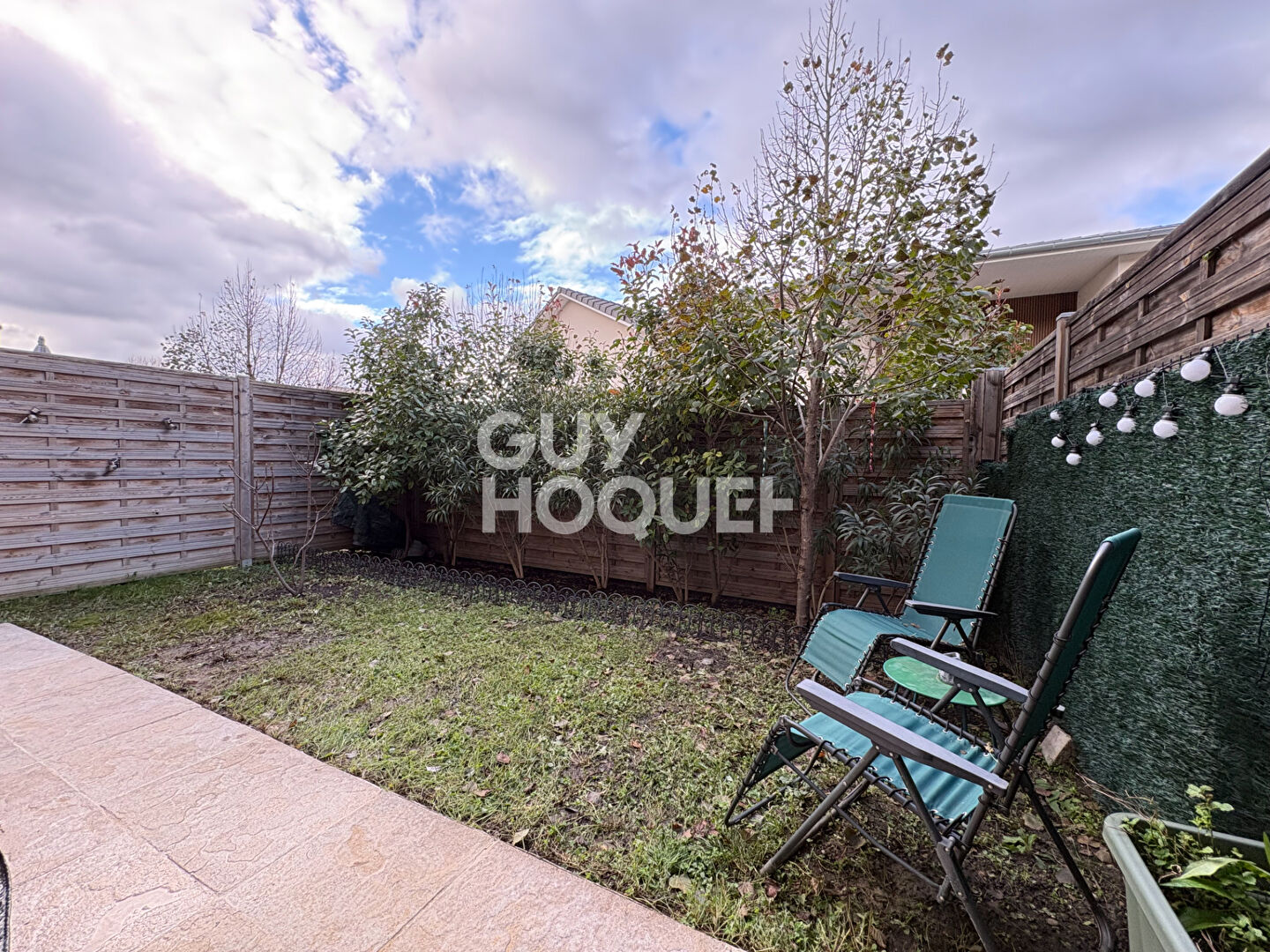 Maison lumineuse de 2019 avec jardin et garage, proche écoles et commerces