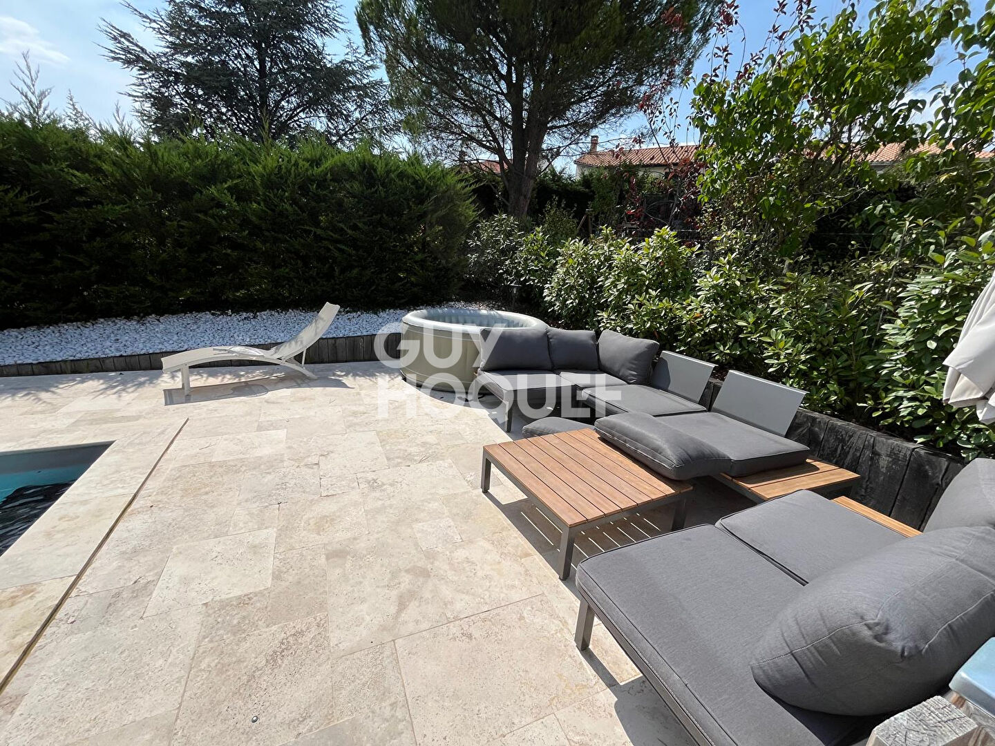 Maison familiale avec piscine sur les hauteurs de Givors
