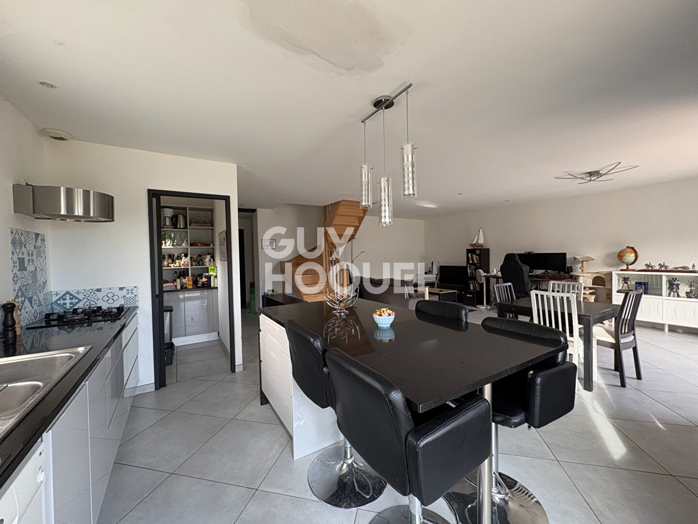 Maison contemporaine d'environs 113 m² avec suite parentale et jardin