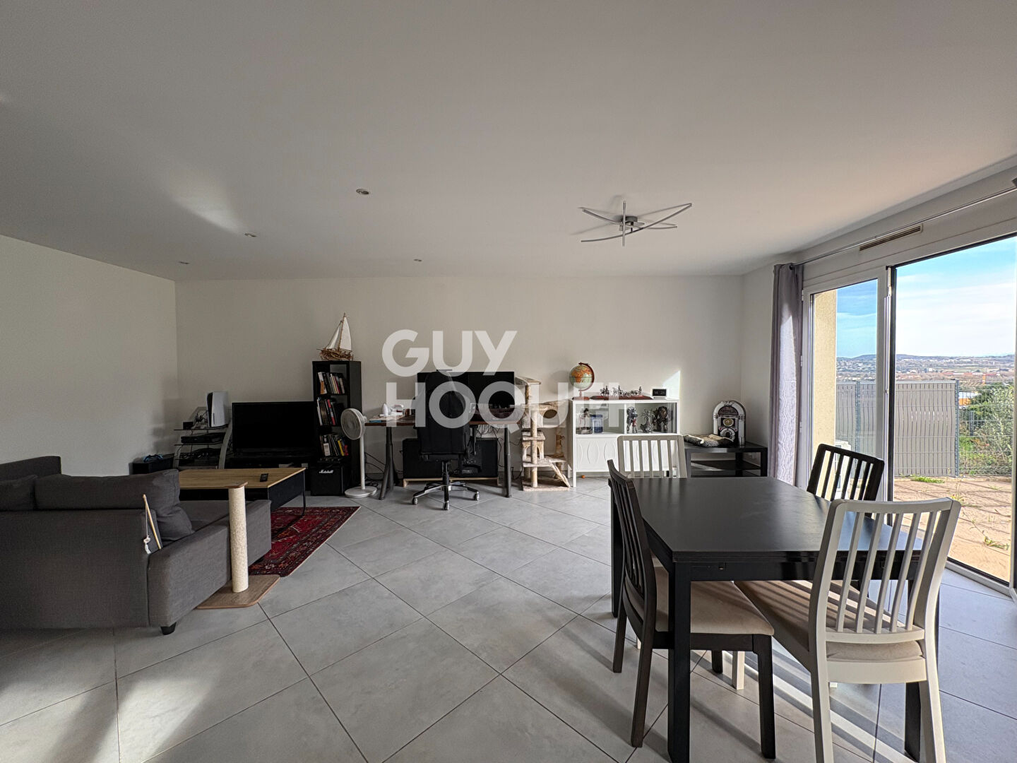 Maison contemporaine d'environs 113 m² avec suite parentale et jardin