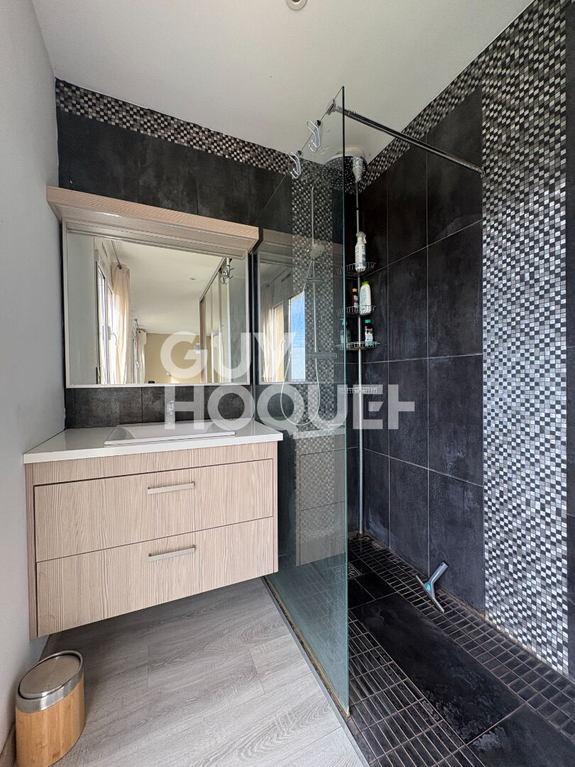 Maison contemporaine d'environs 113 m² avec suite parentale et jardin