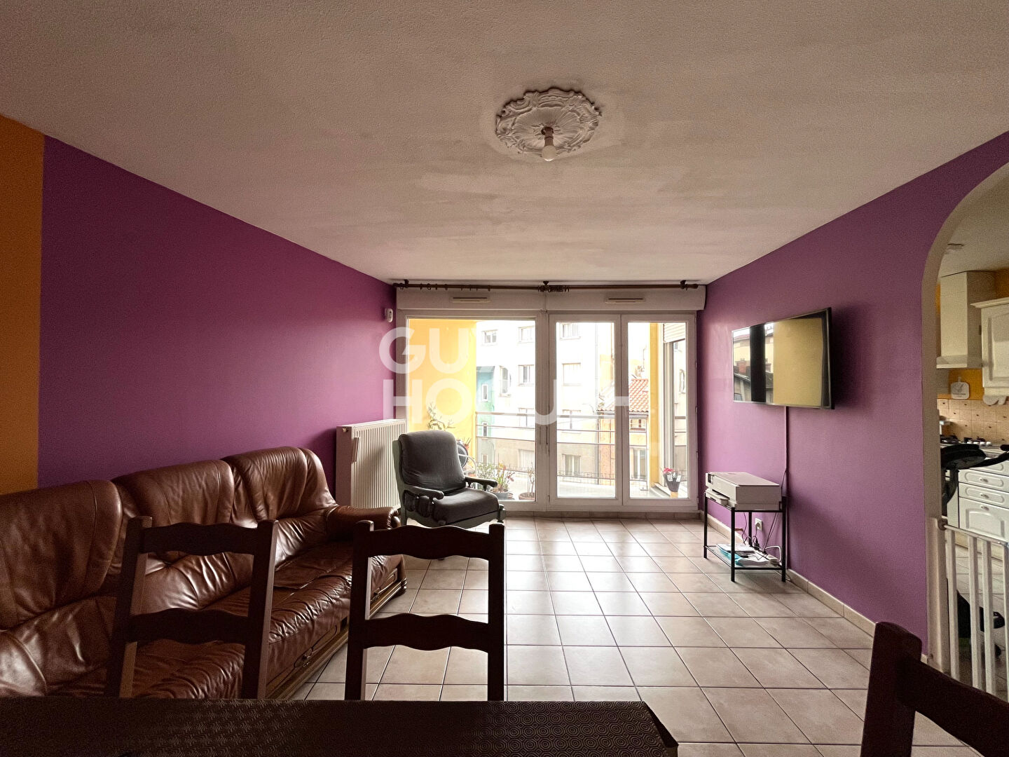 Spacieux T4 avec balcon, garage et grenier / Proche gare de Givors Ville