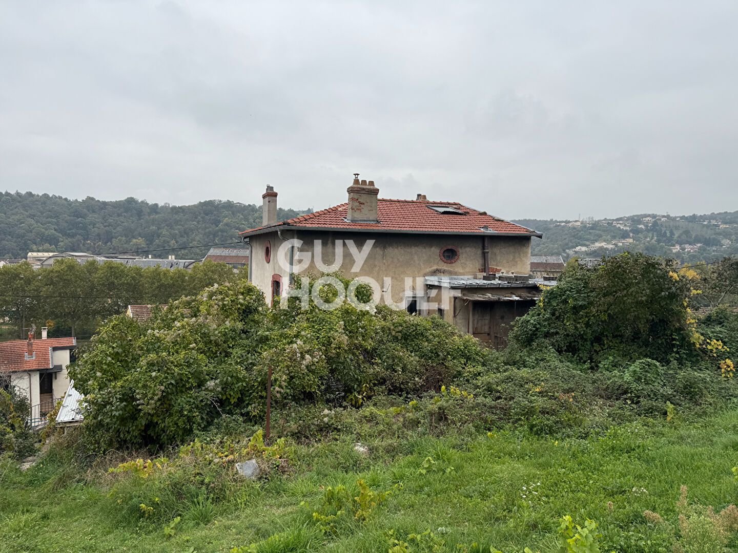 Maison de ville a rénover avec 1658m² de terrain à Givors 9 pièce 160 m2