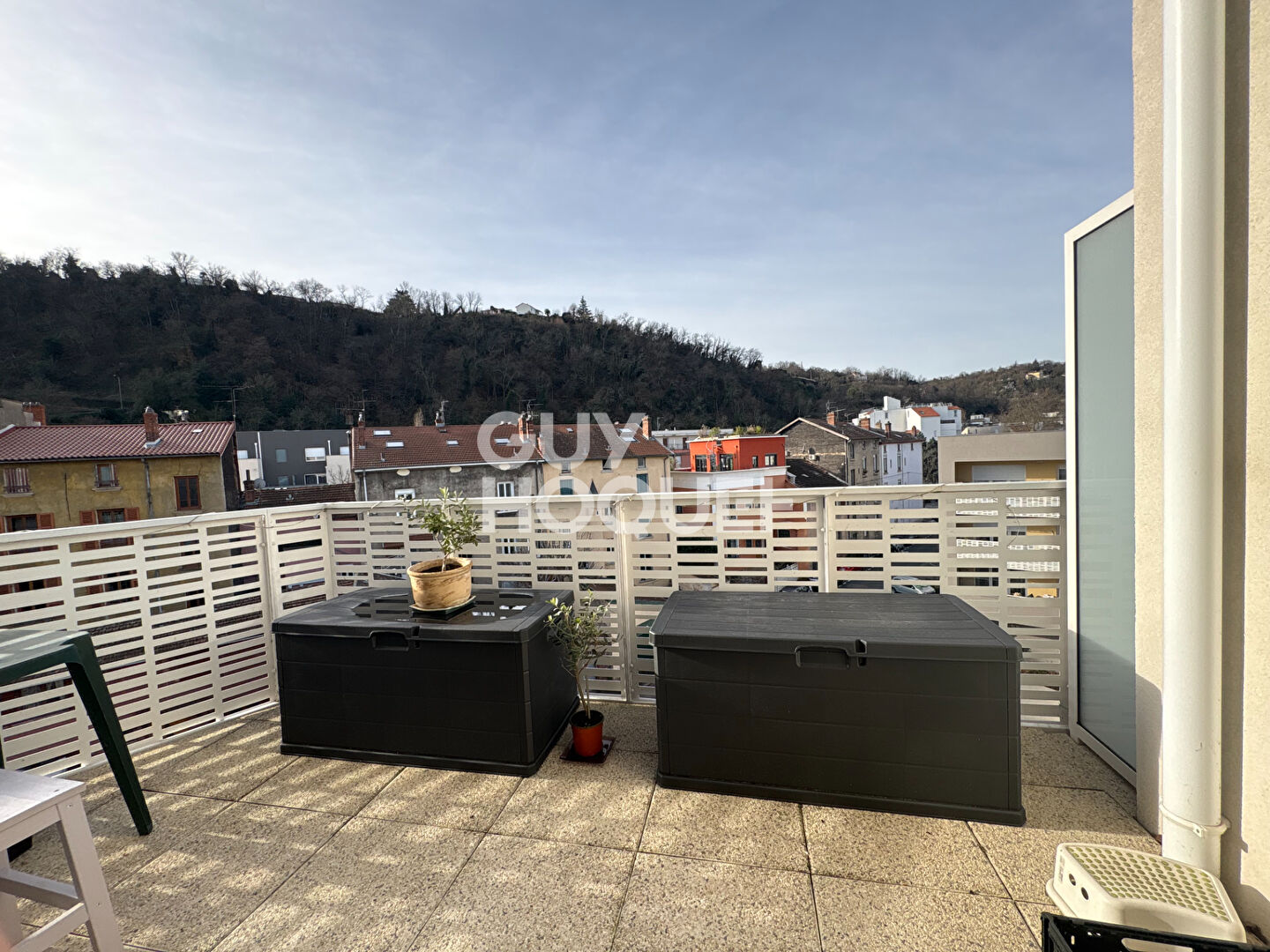 T3 résidence récente / double balcons