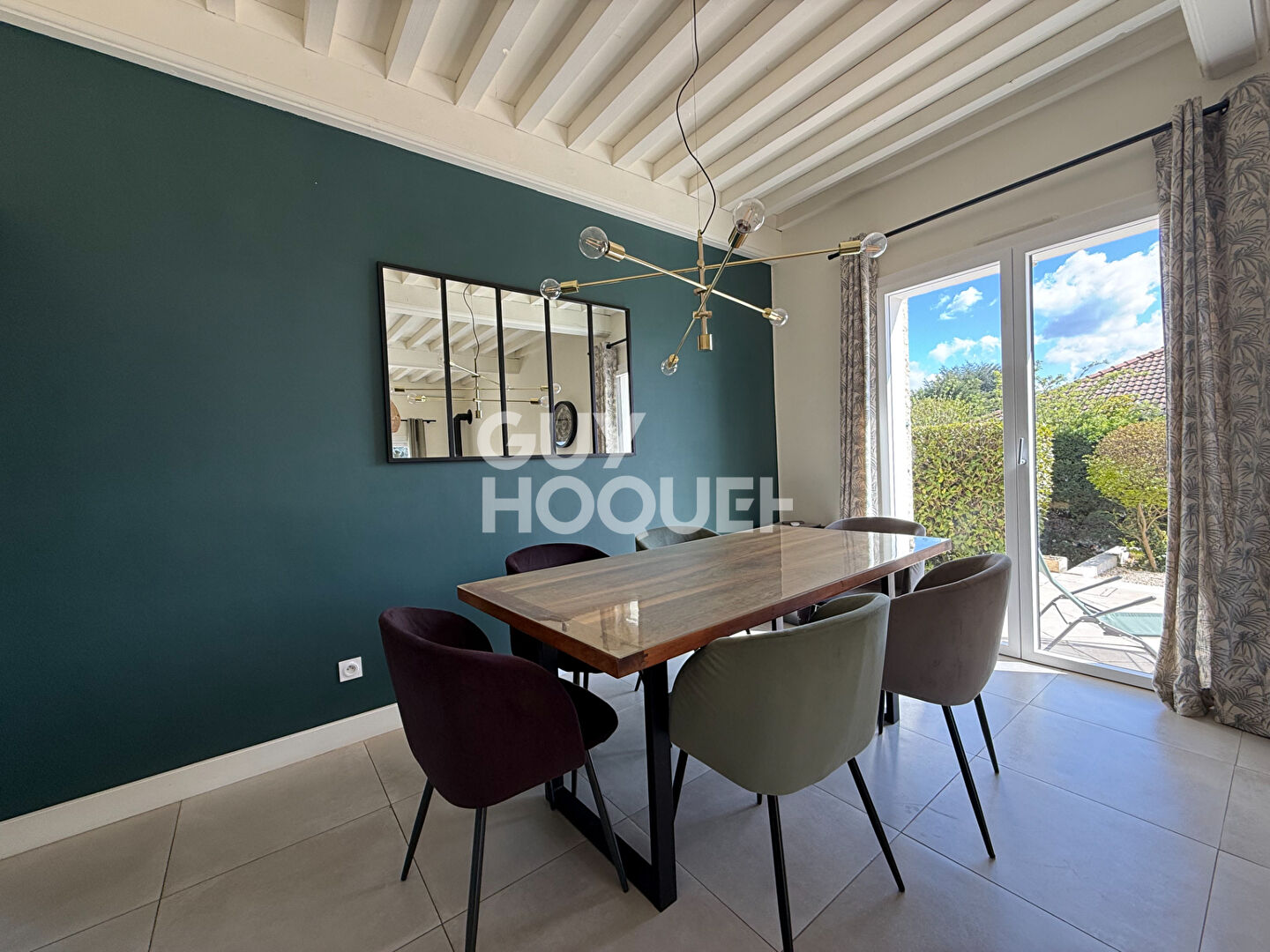 Maison familiale à Millery proche du centre avec grand jardin et piscine