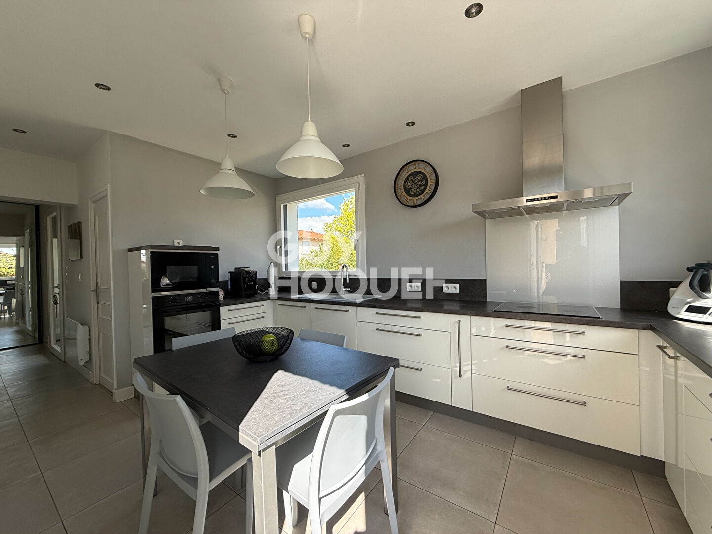 Maison familiale à Millery proche du centre avec grand jardin et piscine