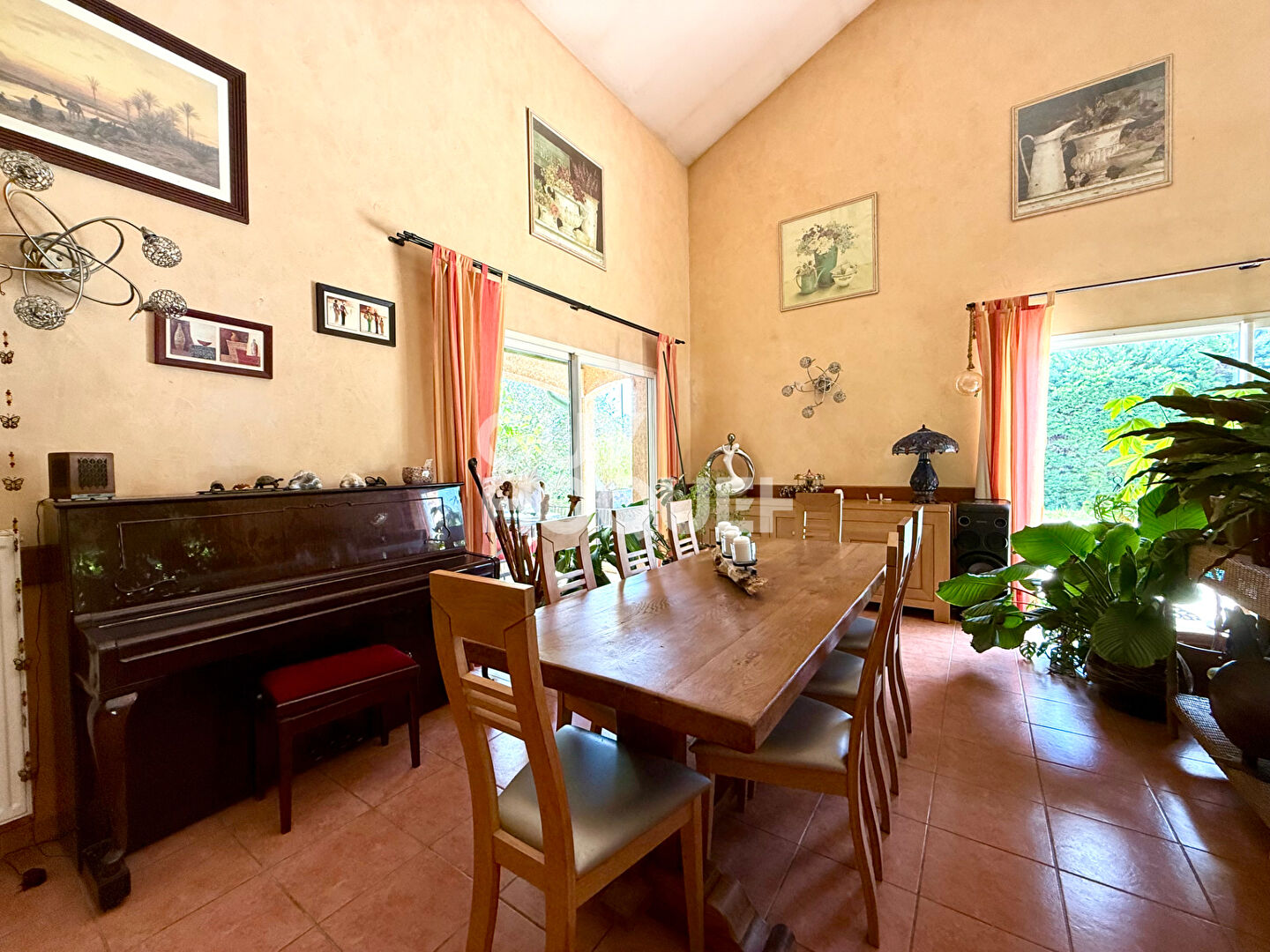 Rare à Vourles Villa de 5 pièces 199 m2 avec piscine et garage double