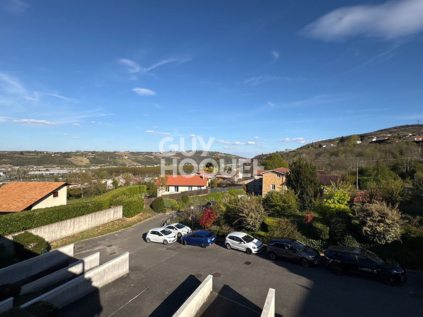 Appartement T4 climatisé de 95m² dernier étage avec terrasse et garage double - Loire-sur-Rhône Clos de Beauregard