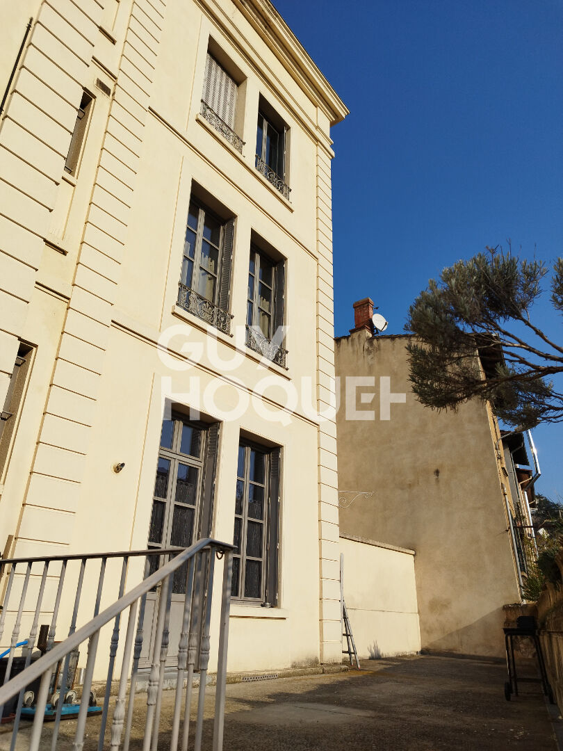 Belle bâtisse  à découvrir