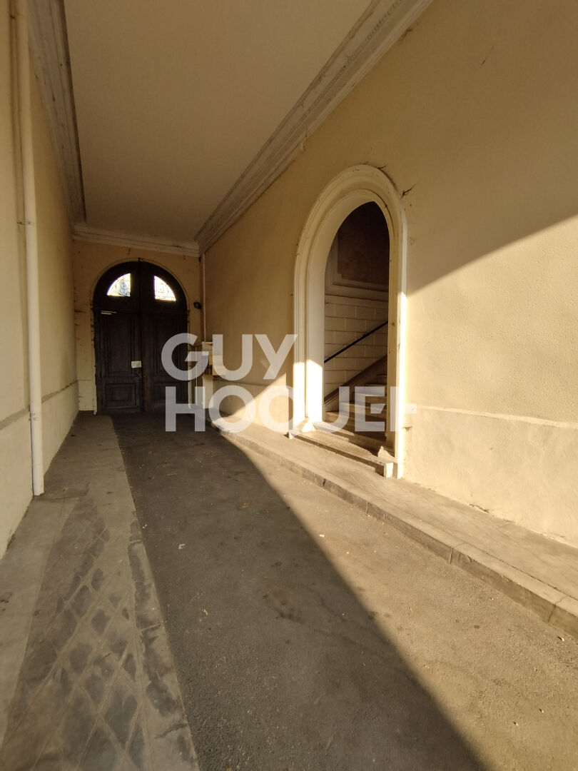 Belle bâtisse  à découvrir