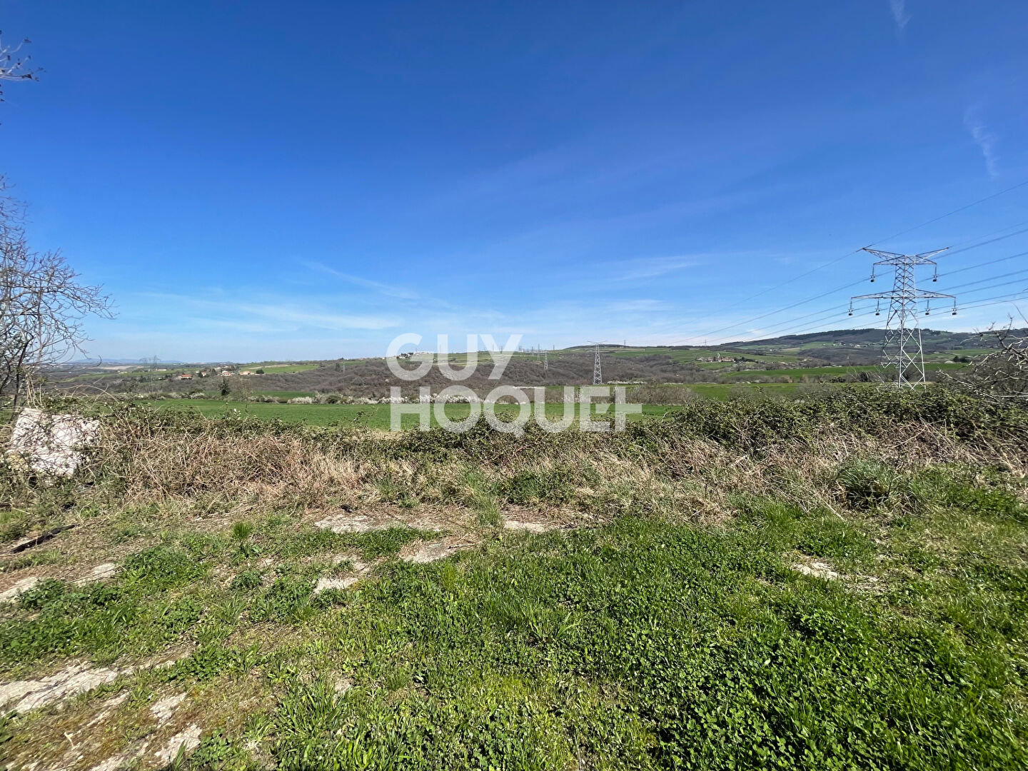 Terrain avec vue de 1045 m² pour une maison de 150 m²