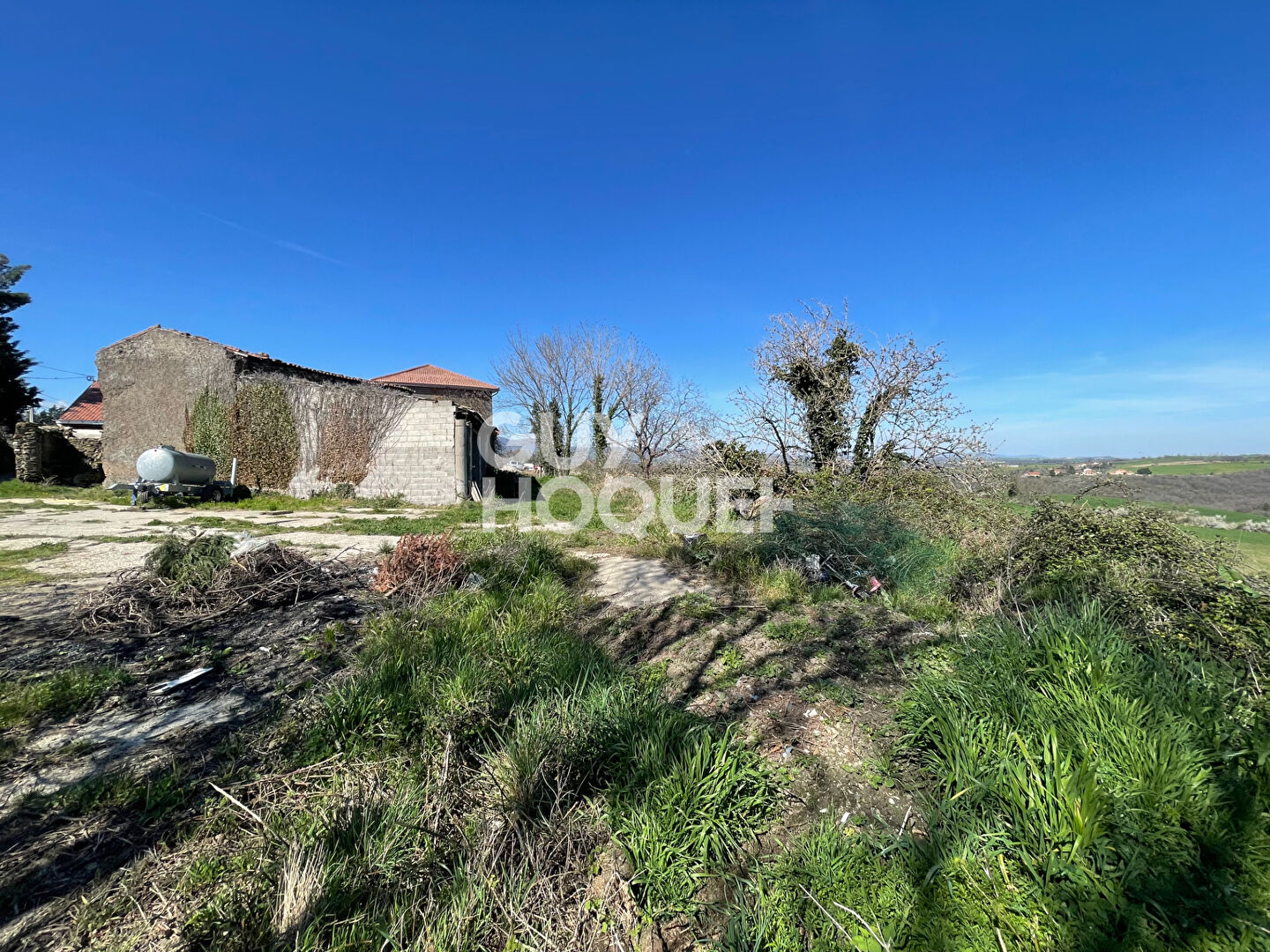 Terrain avec vue de 1045 m² pour une maison de 150 m²