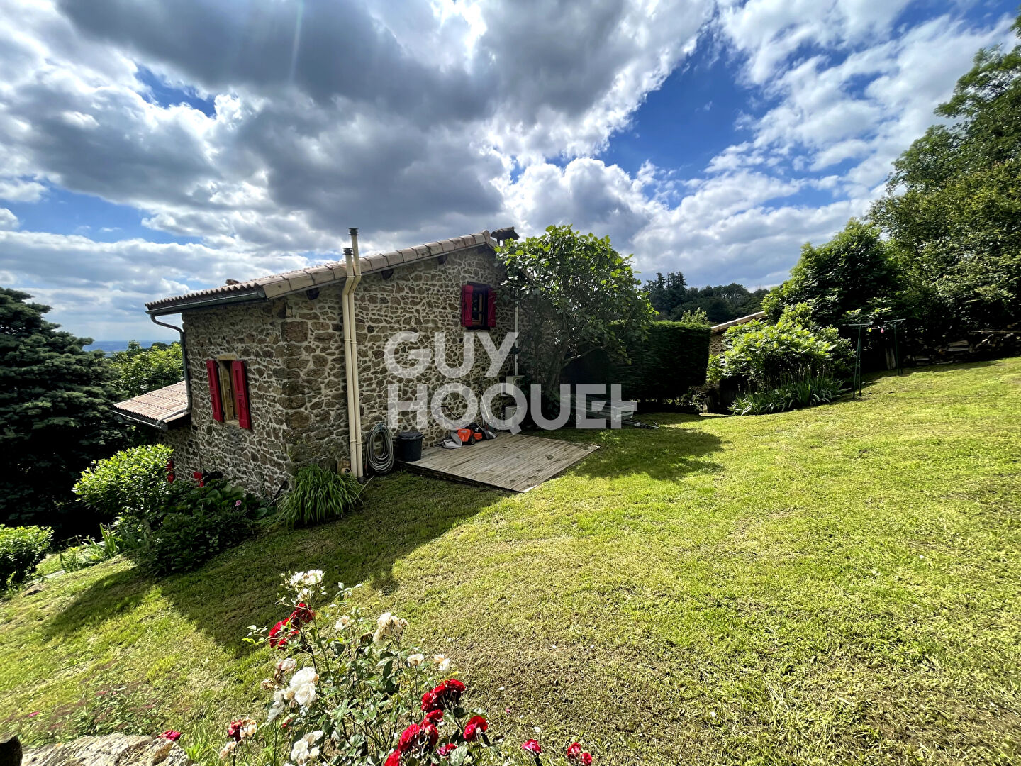 Maison en pierre sur une parcelle de 1680 m²
