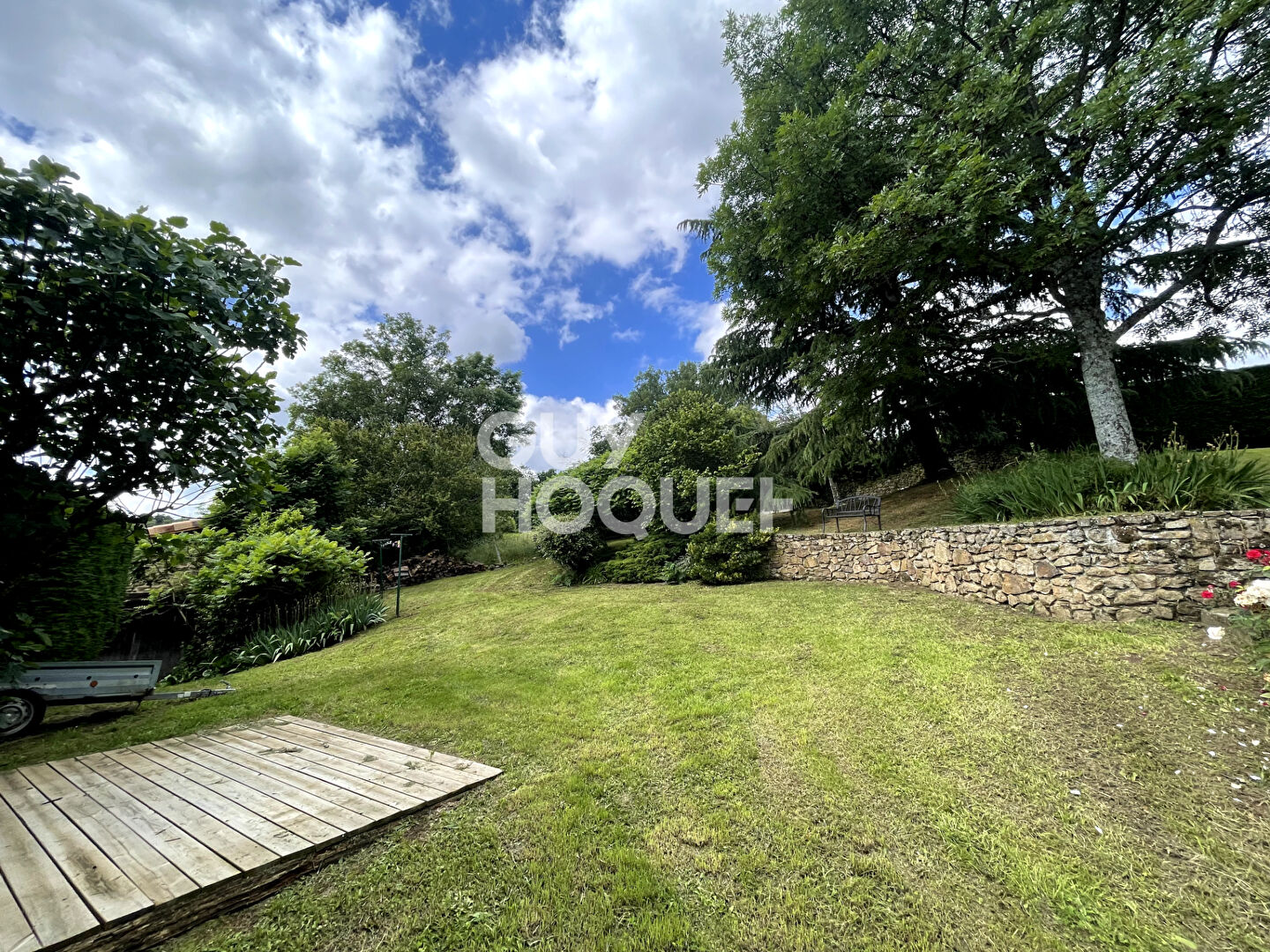 Maison en pierre sur une parcelle de 1680 m²